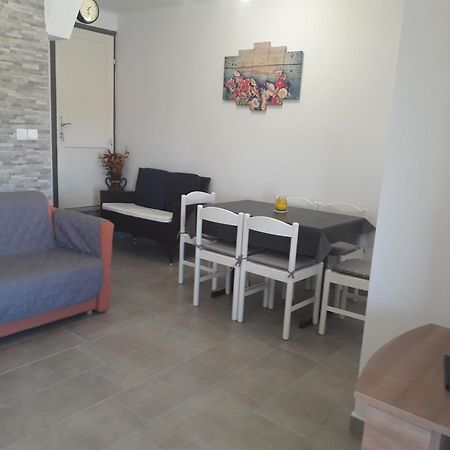 Apartmani Roza لوبار الغرفة الصورة